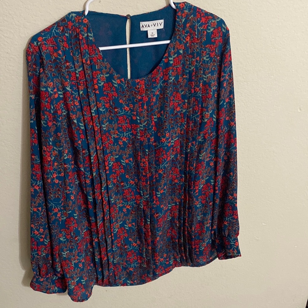 1X Ava & Viv Long sleeve floral blouse